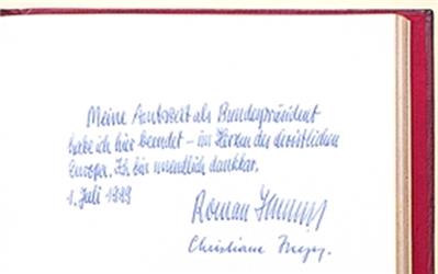 Eintrag von Roman Herzog in das Goldene Buch des Doms zu Speyer am 1. Juni 1999