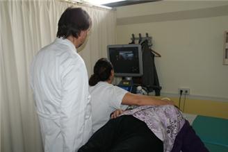 Viele Besucher nutzten die Gelegenheit einer Ultraschalluntersuchung der Halsschlagader