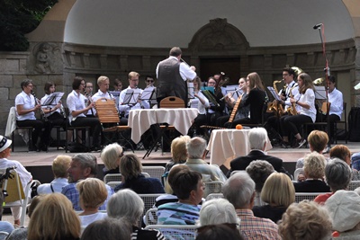 Für den musikalischen Part des Vormittags sorgte das Jugendblasorchester der Stadtkapelle unter der Leitung von Bernd Gaudera