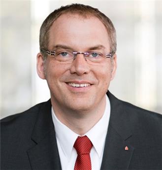 Klaus Steckmann, Vorstandsmitglied der Spk Vorderpfalz und zugleich Vorstandsvorsitzender der Stiftungr: 