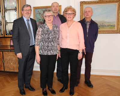 v.l.: OB Eger, Christiane Maron, Personalratsvorsitzender Martin Flörchinger, Christa Schreiner, Karl-Heinz Ohlwein