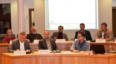 Unter der Leitung des Beigeordneten und Umweltdezernenten Rudi Klemm fand im Ratssaal des Rathauses jetzt die Informationsveranstaltung „Saatkrähen in Landau“ mit zahlreichen Expertinnen und Experten statt.
