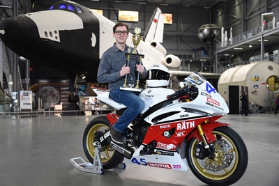 Der Deutsche Meister Jan Bühn (Kronau) stellt im Technik Museum in Speyer sein Meistermotorrad (Yamaha R6) aus