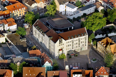 Hauptstelle Speyer der Sparkasse Vorderpfalz: Das 8.700 Quadratmeter große Areal soll städtebaulich neu gestaltet werden.