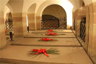 Die Herrschergräber im Dom zu Speyer am Palmsonntag